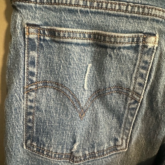 Levi's women's size 26 Wedgie button fly mid rise light Blue Distressed Jeans - Picture 2 of 10